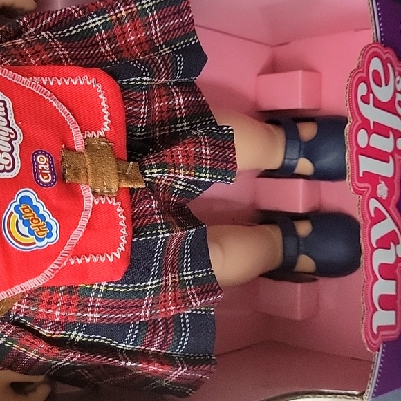 MY LIFE AS A FOREIGN POSEABLE LANGUAGE TUTOR DOLL IN BOX - Picture 4 of 9